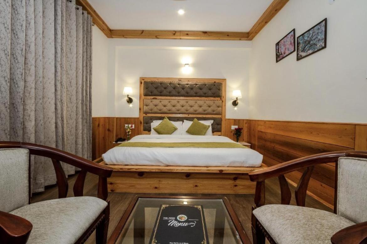 Royal Rajasthan Regency - Hotel & Restaurant Manāli Exteriör bild