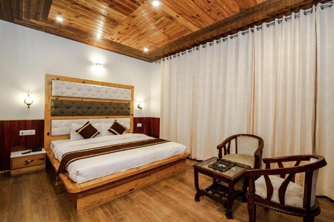 Royal Rajasthan Regency - Hotel & Restaurant Manāli Exteriör bild